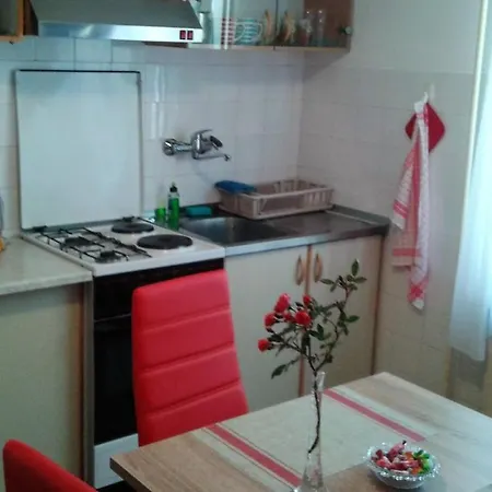 Affordable Avelina With Grill *